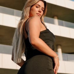 You won't be able to resist this squishy booty