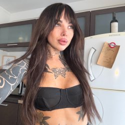 Wanna hear about your dirtiest fantasies...but put me in them😽💗