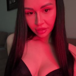 18+ 🔥 She’s Naked & Waiting RIGHT NOW