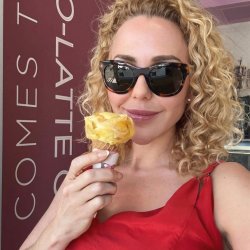 Holly Randall