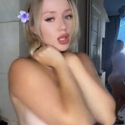 Sexy Emily Leaks 18+