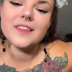 Stunning Betty Bong Leaks 18+