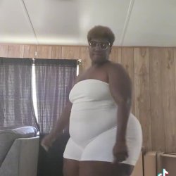 Thirst trapping ghetto booty bbw grannies