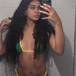Morena putinha novinha magrinha carioca vazada dando o cuzinho no amador! novos videos erome brasil