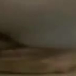 Ruivinha escondido com seu irmão no quarto