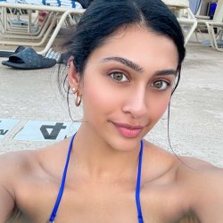 Sexy body indian girl in beach dress snapchat to her bf
