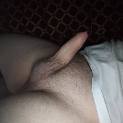 Would any beauty like to sit on my dick, my dick is ready