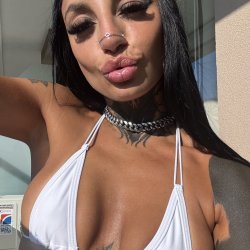Hot and tatted