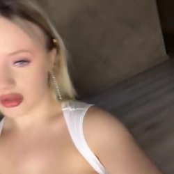 Stunning Emily Leaks 18+