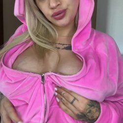 😍 My most intimate and teasing moments are all yours 🌟