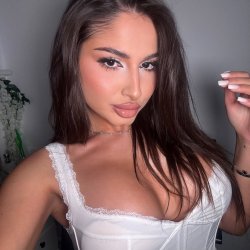 this sexy girl from my college is the hottest woman alive