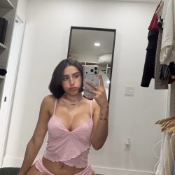 (Angeelaalvarezz)