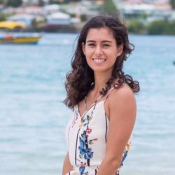 Greek girl cummed on