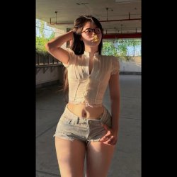 sexy thigh vietnamese