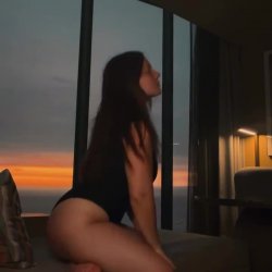 FRANCISCA ARONSSON (Mostrando Culo) 2