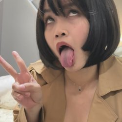 🔞 Young perky tits sexy hot topless horny slut tongue out 🫦💦🍑 Check my OF 😈