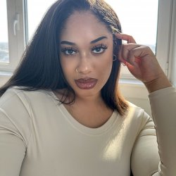 Request.. Thick Gorgeous 🇬🇭 Milf.. Instagram Influencer.. <> Loves Pawg..
