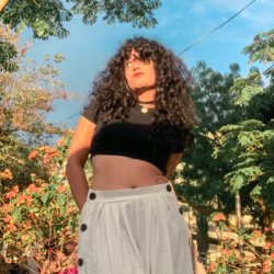 Esta putita latina necesita un cumtribute