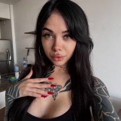 I think my tattooed body is worthy of worship