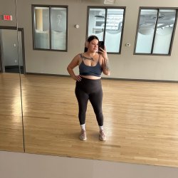 Workout and kisses motivates me