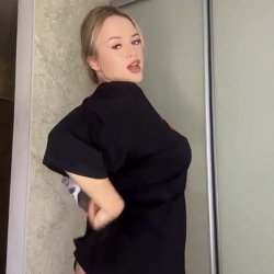 Hot Emily Leaks 18+