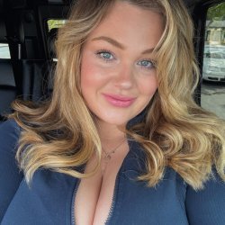 6'1 Tall Thick Gorgeous Amazon Milf.. <> Fashion Model..