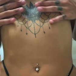 🔞 petite body nasty pussy eating tight pussy 💦🍑 Link in OF