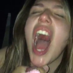 No vio venir el lechazo la rubia 💦