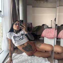 Tight goth pussy ready to get filled deep