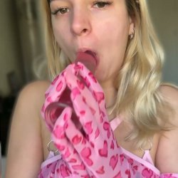Latina Milf Trans Amateur Thick Brunette