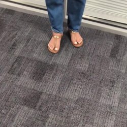 Creeping Indian Neha's short-toed feet