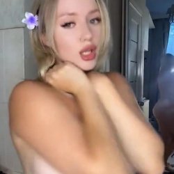 Hot Emily Leaks 18+