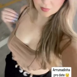 Pelo visto a CarolzinhaSG vai fuder igual um animal hoje
