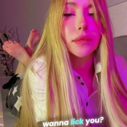 🔞 Young sexy blonde perky tits horny slut wet tongue dripping wanna lick 🫦💦🍑😈 OF!