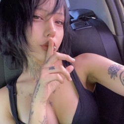 Cute and Hot Goth Teen from Argentina 🥵🇦🇷