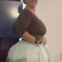 yall fucking? 🤔 Massive booty white dread headed hipster gilf. (part 3)