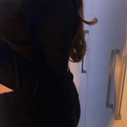 Wer würde auf  Female classmates Von mir oder F Male Freinds Cock / cum Tribut machen ( DM ME )