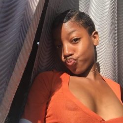Vazou o vídeo da novinha 🇦🇴 fazendo sexo com dois ao mesmo tempo 🥵💦😋🇦🇴🤤