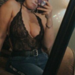 Cuck like sharing Ems tits