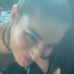 PETE EN EL AUTO HERMOSA PENDEJA SE LA TRAGA TODA