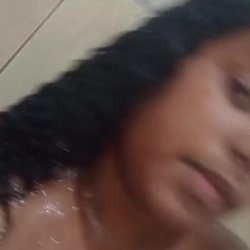 Vendo conteúdo dessa peituda interessados chamem pv