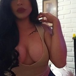 Alondra una perrita rica,O ustedes que dicen?