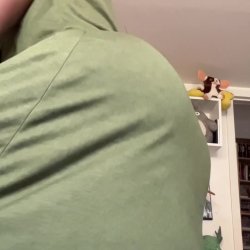 Vanniall Twerking in a Dress