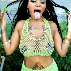 §!zz|€_M@π!zzl£ African DJ/rapper