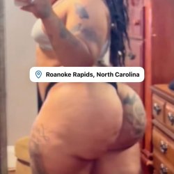 Super Phat ass redbone milf