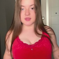 18🔞Curvy tits in red lace tease❤️‍🔥