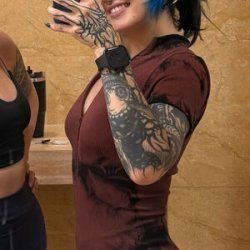 influencer for  gets naked to handle her fat ass for spanking