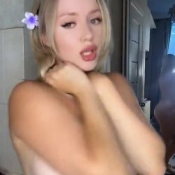 Stunning Emily Leaks 18+