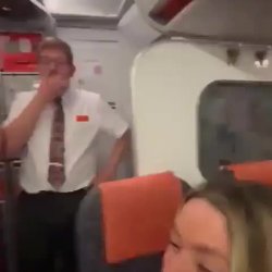 Descubren a una pareja cogiendo en el avión Jajaja
