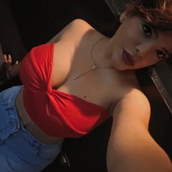 Alguien para morbosearla a la puta